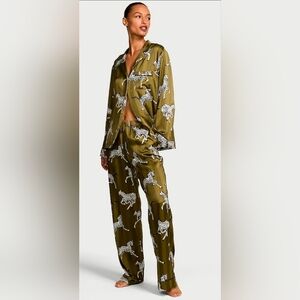 NWT Victoria's Secret Zebra Print Satin Pajama Set